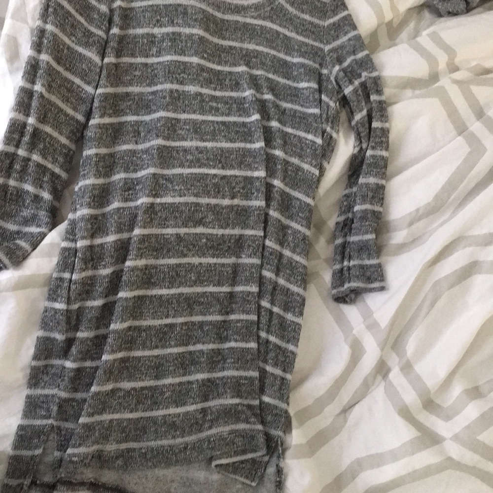 A pea in the pod L striped sweater